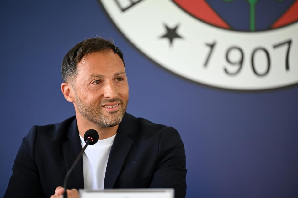 SCHALKE VE FENERBAH�E