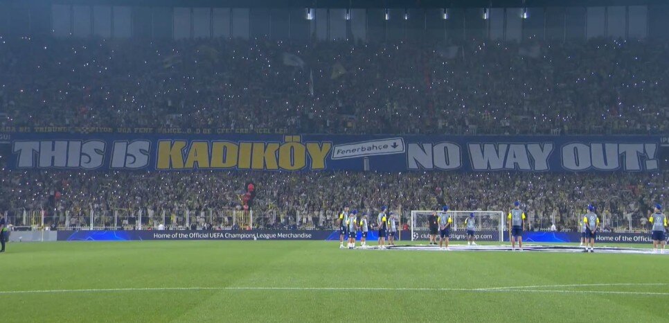 KADIK�Y'DE ATMOSFER ALEV ALDI!