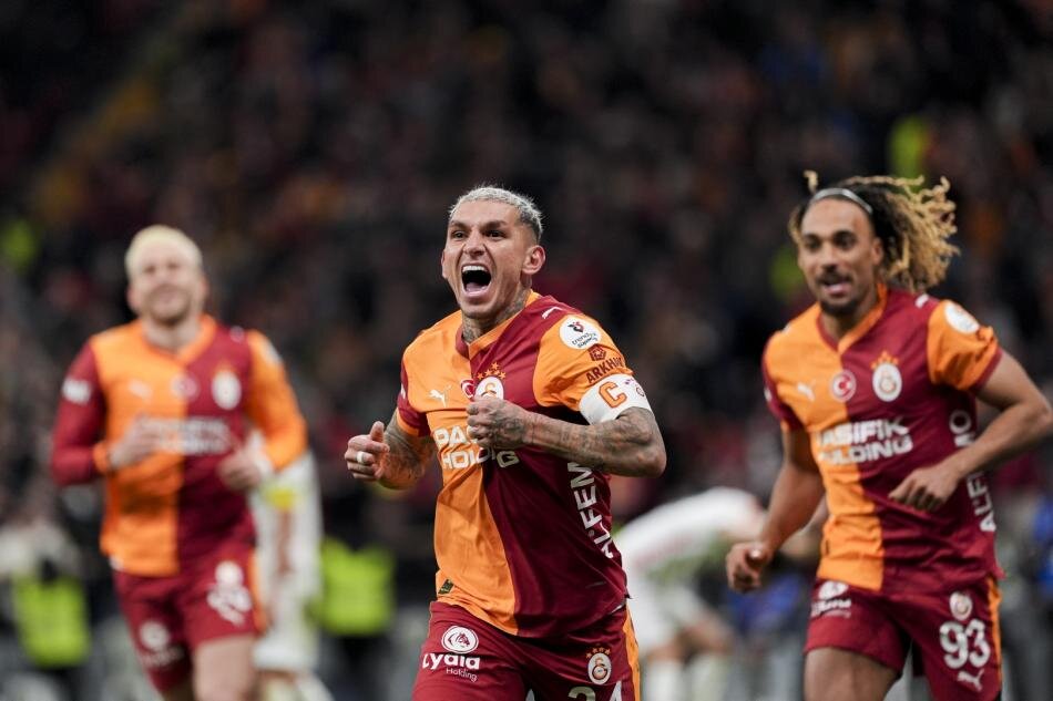 FIORENTINA'YI �ST�YOR