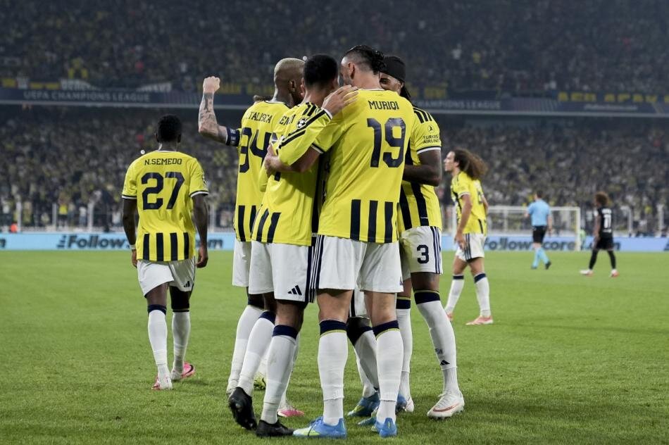 FENERBAH�E'DE AYRILIK HAZIRLI�I