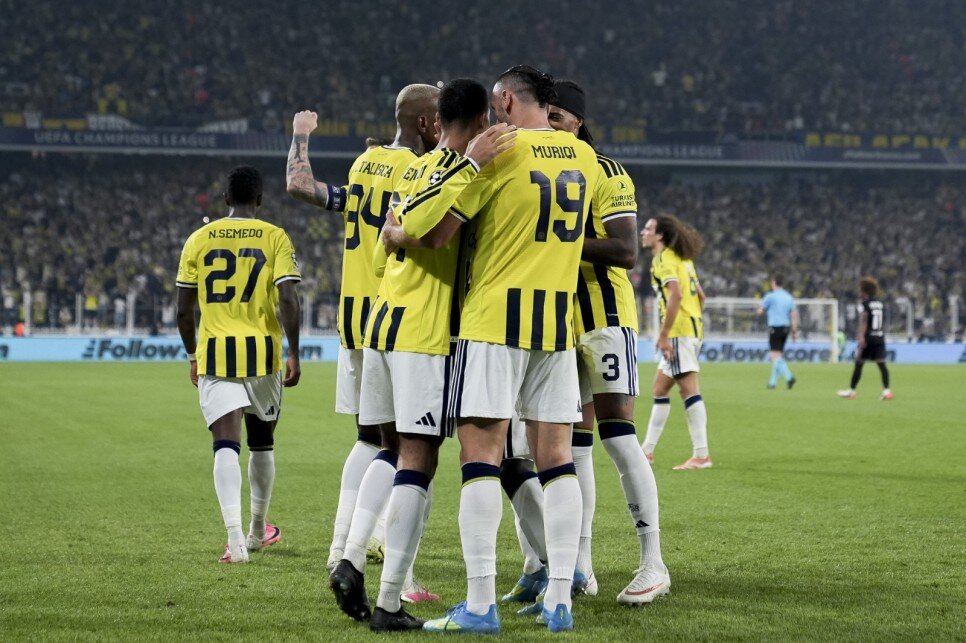 FENERBAH�E'DE AYRILIK HAZIRLI�I