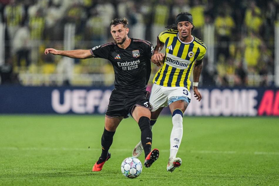 LYON'UN F.BAH�E'YE KAR�I B�LE�� B�K�LM�YOR