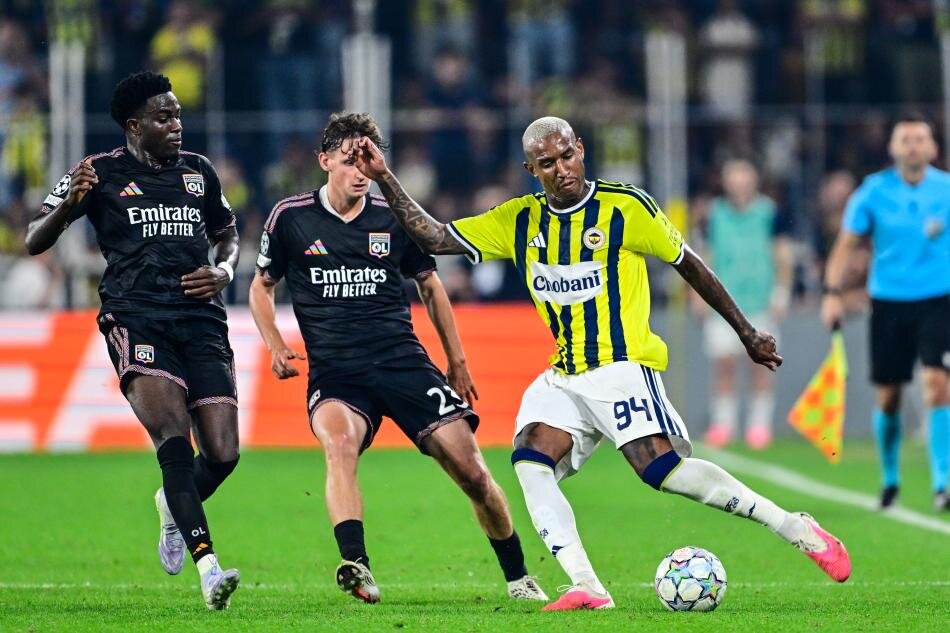 LYON EV�NDE KOLAY KOLAY KAYBETM�YOR