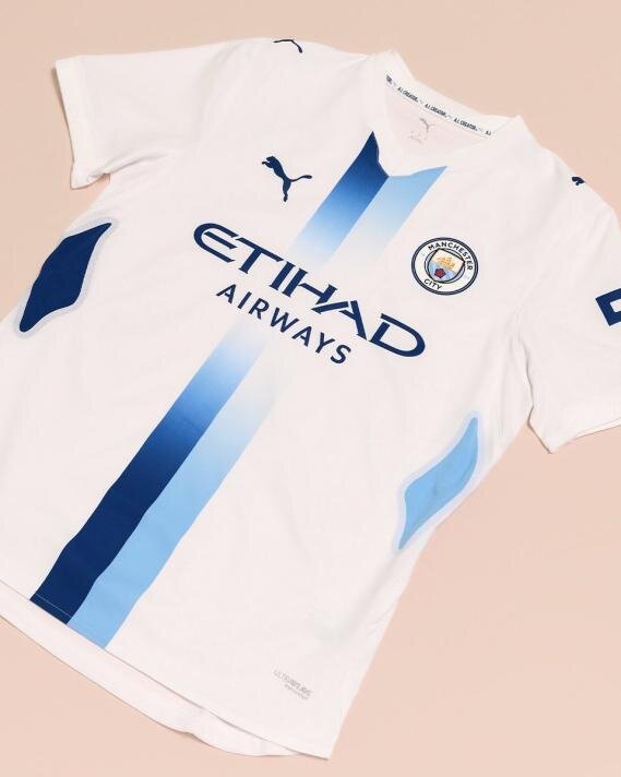 MANCHESTER CITY (ALTERNAT�F)