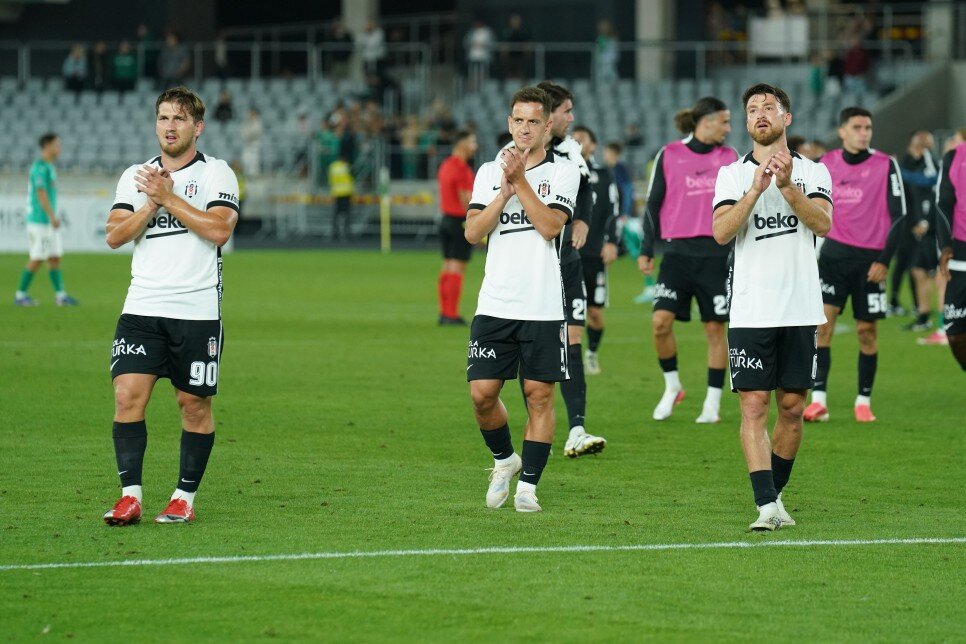 YAZARLARDAN BE��KTA� YORUMLARI