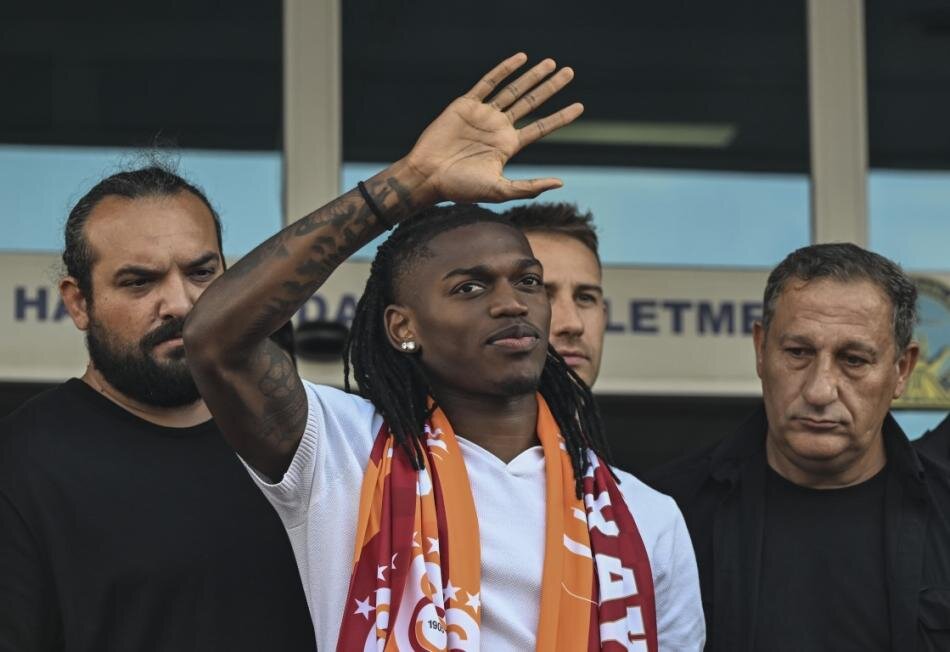RAFAEL LEAO K�MD�R?