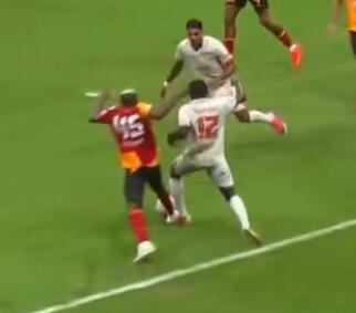 G.SARAY'IN KAZANDI�I PENALTI