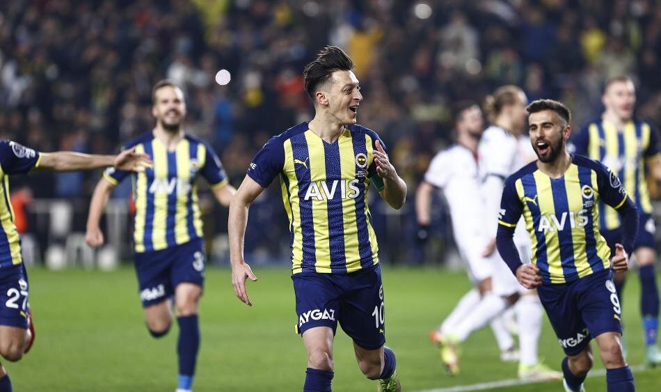 FENERBAH�E 2-2 BE��KTA�