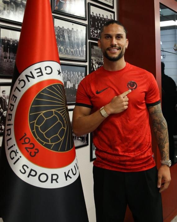 PEDRO MENDES