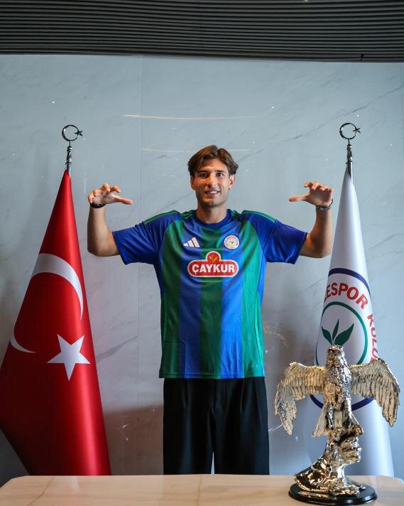 GENNARO BORRELLI