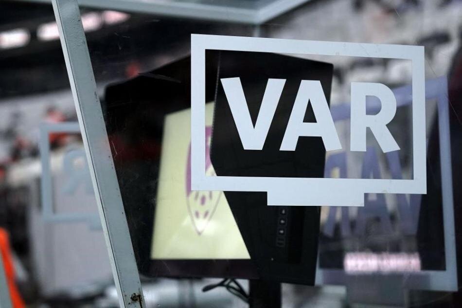VAR HAKEM� BELL� OLDU