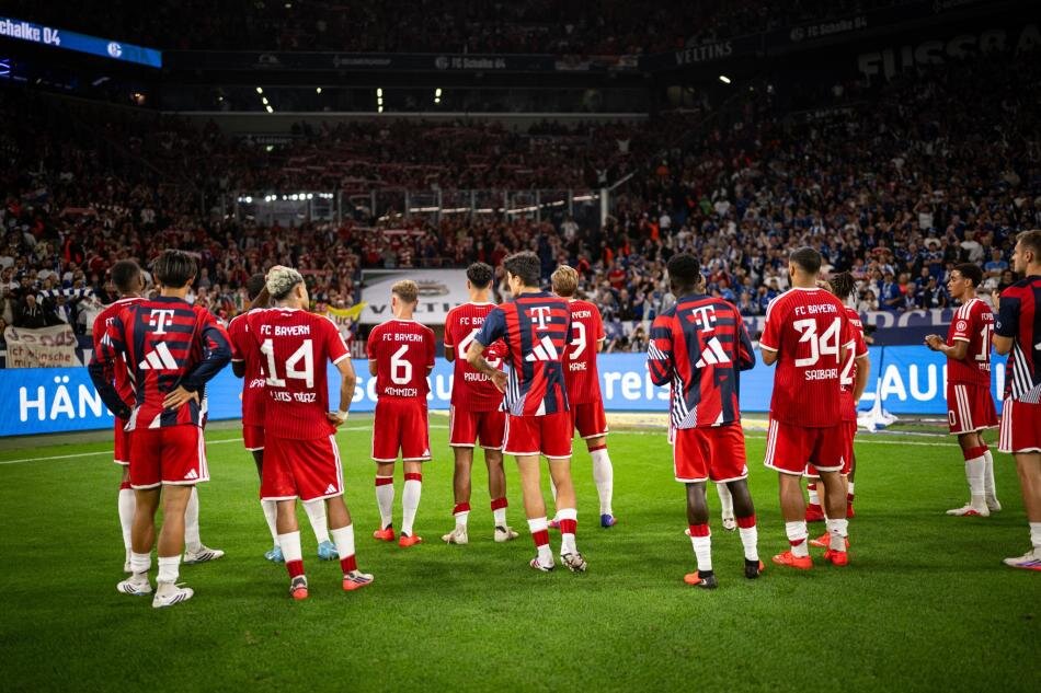BAYERN M�N�H