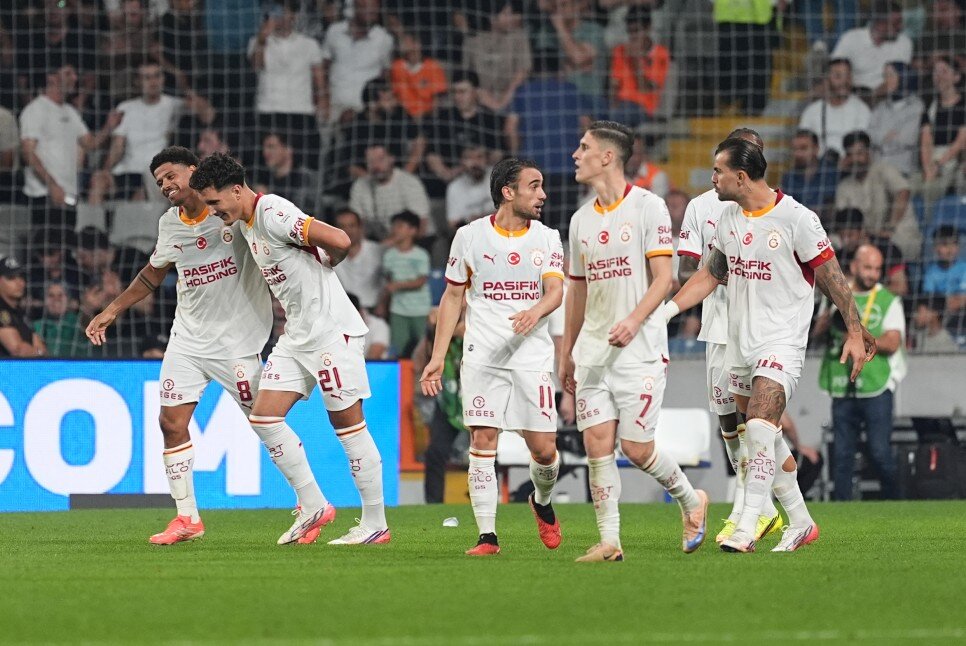 SPORTING'E KAR�I �LK RANDEVU