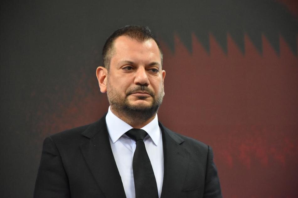 TEKN�K D�REKT�R ARAYI�I S�R�YOR