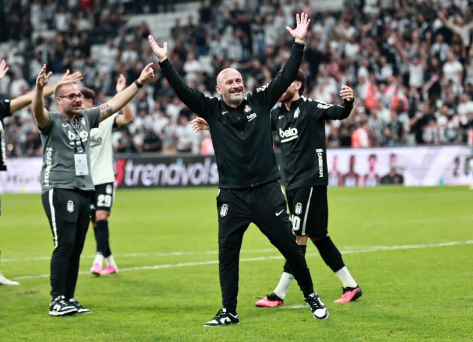 HEM SKOR HEM OYUN BE�EN�L�YOR