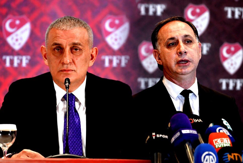 TFF'DEN ELE�T�R�LERE DUBLE CEZA!