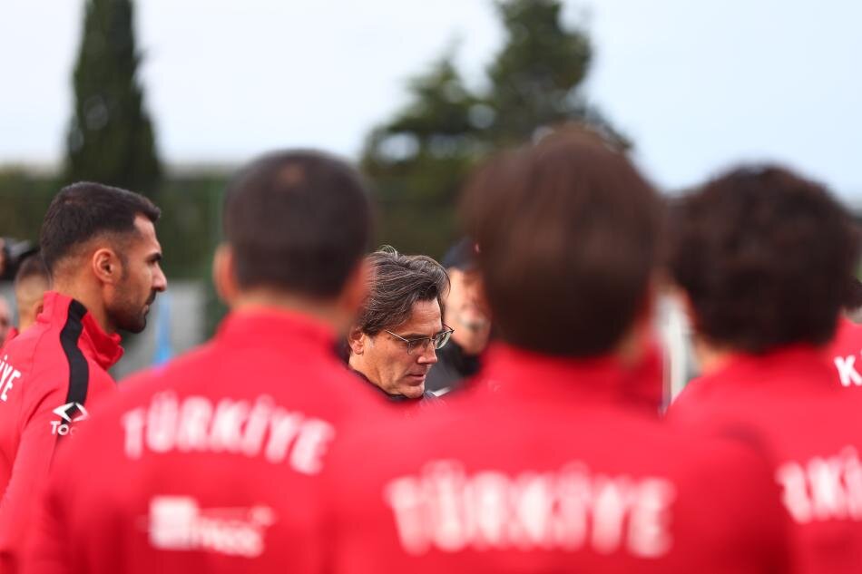 HOCA D�KEN �ZER�NDE