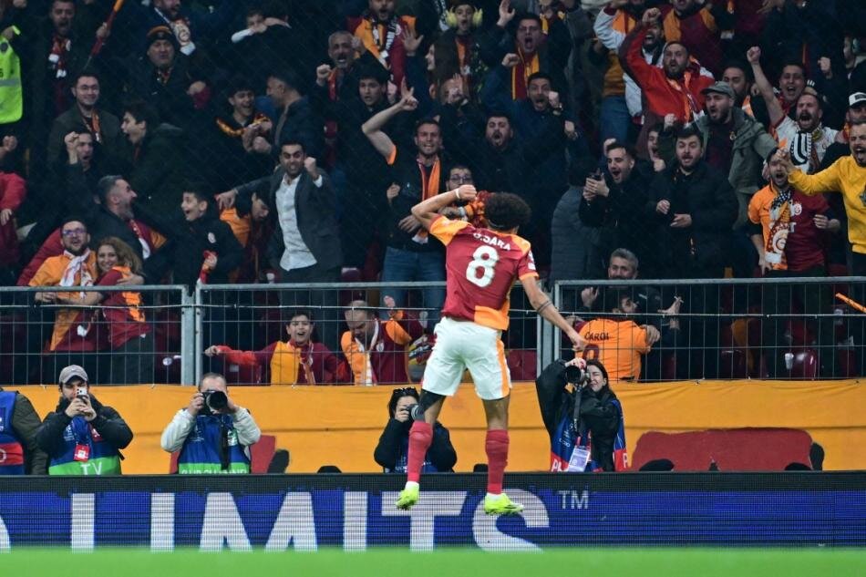 GALATASARAY �LE S�ZLE�MES�