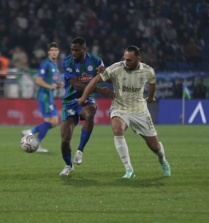 FENERBAH�E'DEN Z�RVE YARI�INDA KR�T�K GAL�B�YET!