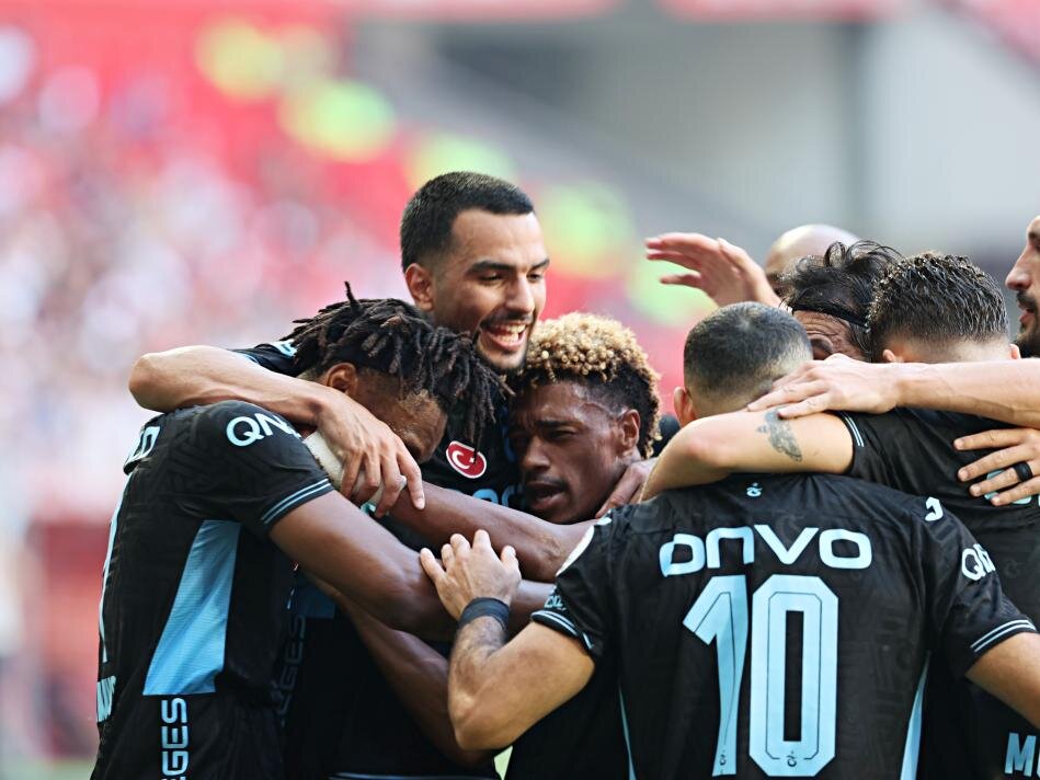 YAZARLARDAN TRABZONSPOR YORUMLARI