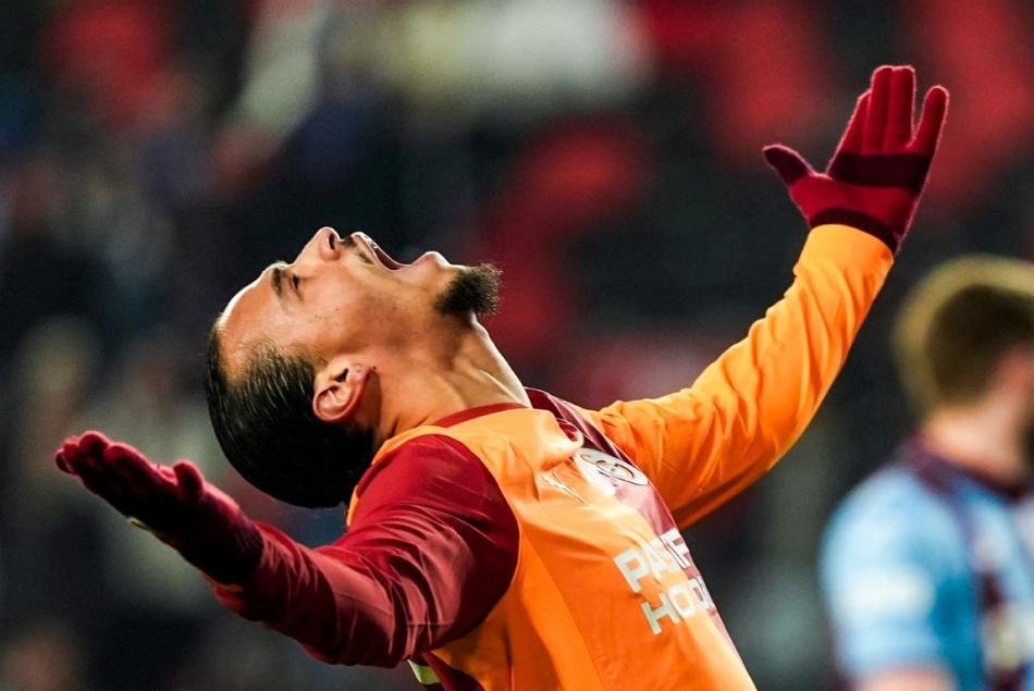 GALATASARAY'DA SANE �SYANI