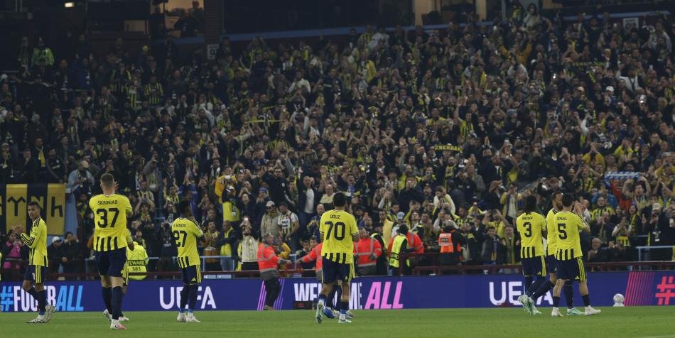 YAZARLARDAN FENERBAH�E YORUMLARI