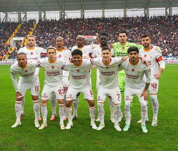 N�HAT KAHVEC� YORUMLADI
