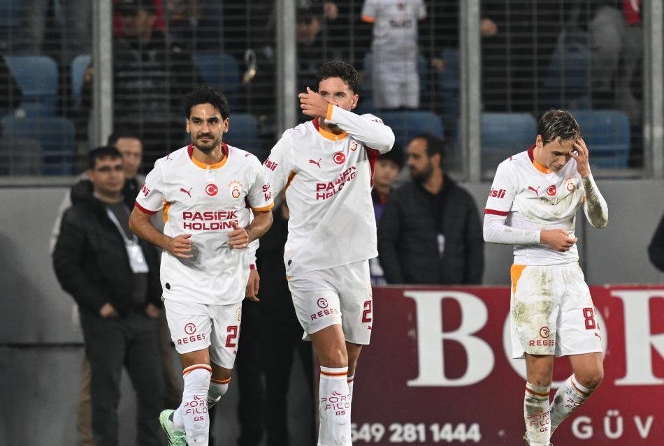 YAZARLARDAN GALATASARAY YORUMLARI