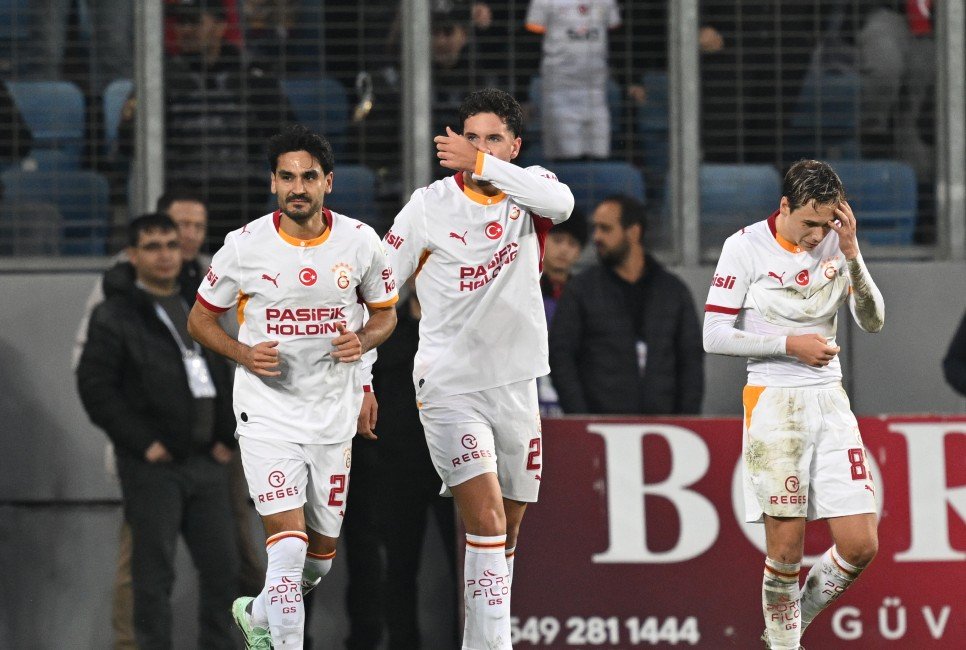YAZARLARDAN GALATASARAY YORUMLARI