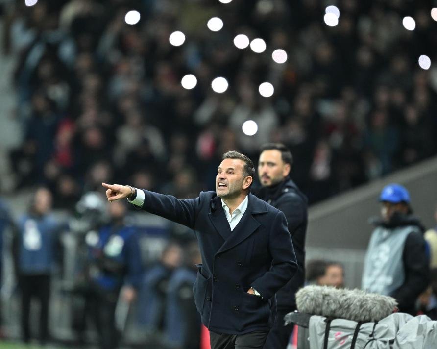 OKAN BURUK'TAN A�IKLAMALAR