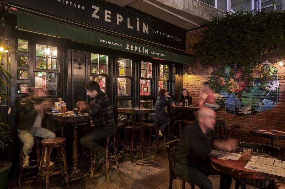Zeplin Pub & Delicatessen Cadde � Fenerbah�e (Puan: 4,4/5)