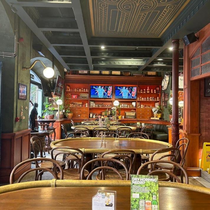 Celtic Irish Pub Istanbul � �stiklal Caddesi (Puan: 4,4/5) 