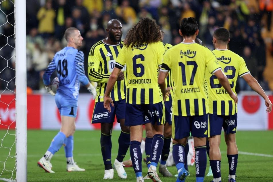 FENERBAH�E 4 MA�TIR GOL YEM�YOR!