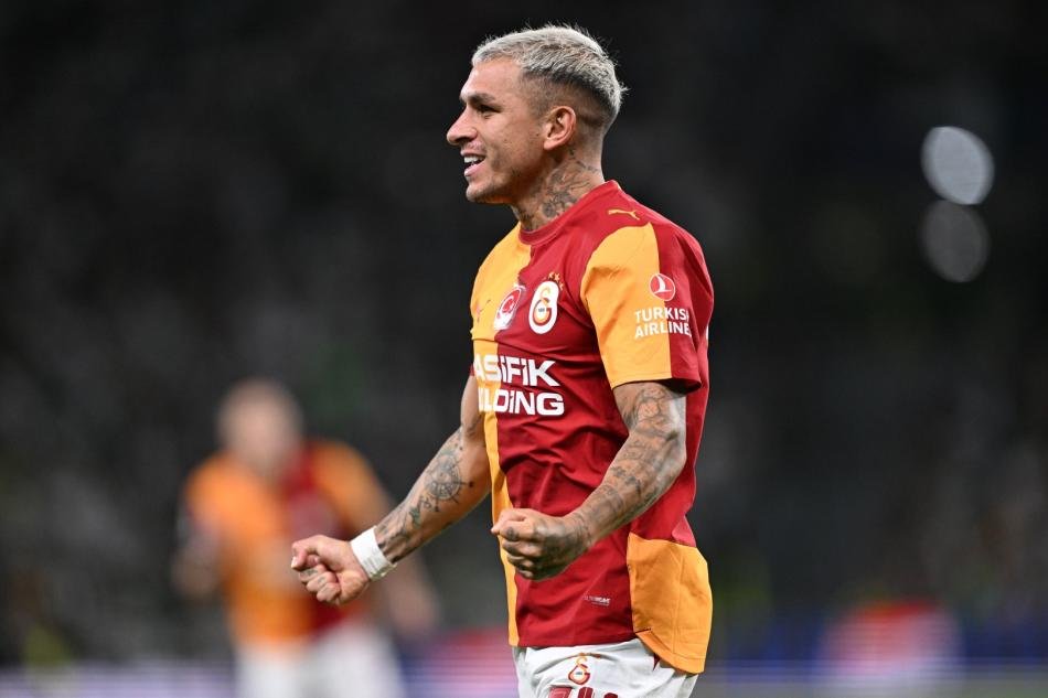 LUCAS TORREIRA