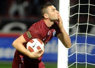 burak-yilmaz-04.jpg