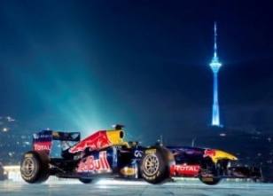 Azerbaycan'da Formula 1 gösterisi yapıldı 