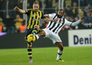 Caner Erkin ve Manuel Fernandes
