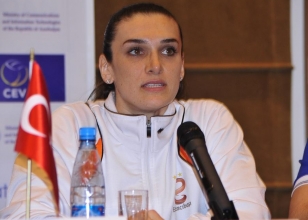 Eczacıbaşı VitrA takım kaptanı Esra Gümüş Kırıcı 