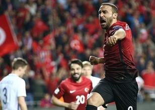 Cenk Tosun Milli Takım kampından ayrıldı