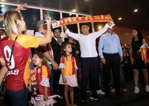 Radamel Falcao ve Mert �etin'in diyalo�u; 'Girmek istemiyor...'