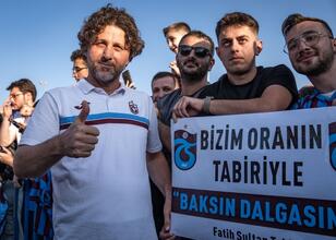 Trabzonspor'da futbolcular Erzurum'da taraftarla buluştu