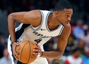 Spurs, De'Aaron Fox'ın geleceğini San Antonio'da şekillendirmek istiyor