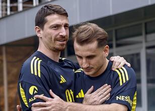 Kerem ve Mert Hakan, taraftarı birlikte selamdı!