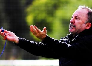 Beşiktaş'ta Sergen Yalçın tezahüratı!