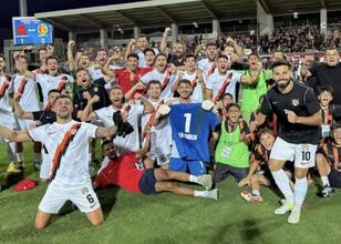 İzmir Çoruhlu FK evinde güldü