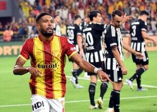 Göztepe'de Rhaldney gidiyor, Henrique geliyor