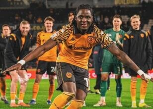 Hull City'den ayrıldı: Akintola, Beşiktaş'ın rakibine imza attı