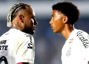 Neymar, Robinho'nun oğlunu tokatladı!