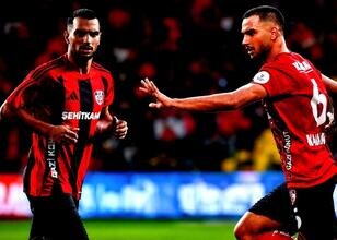 Trabzonspor, 2+1 yıllık sözleşmeyi imzalattı