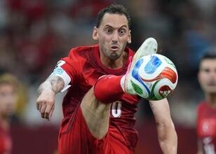 Hakan Çalhanoğlu'ndan Avustralyalı gazetecinin sorusuna flaş yanıt!